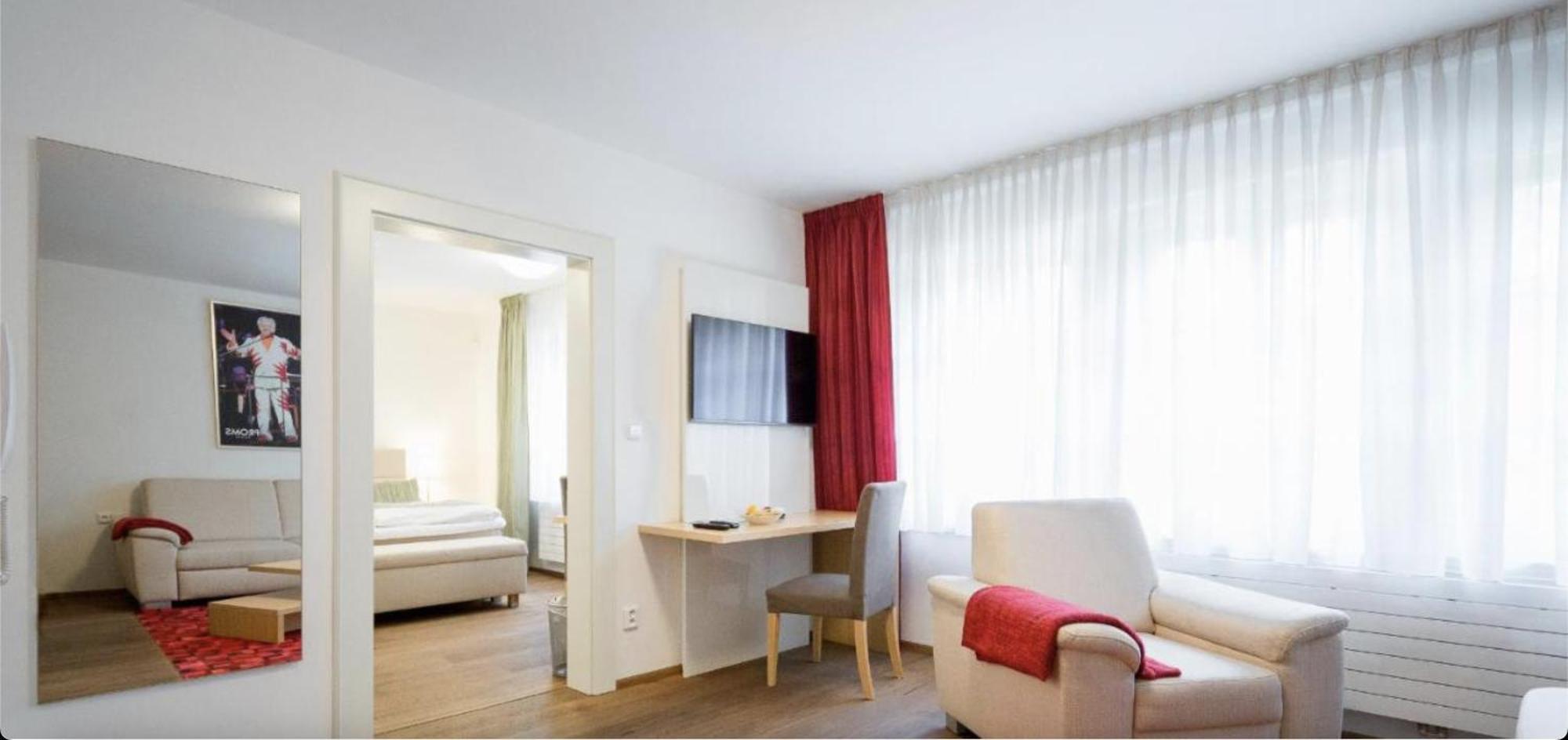 Deluxe Double Room,1756566207:JPEG